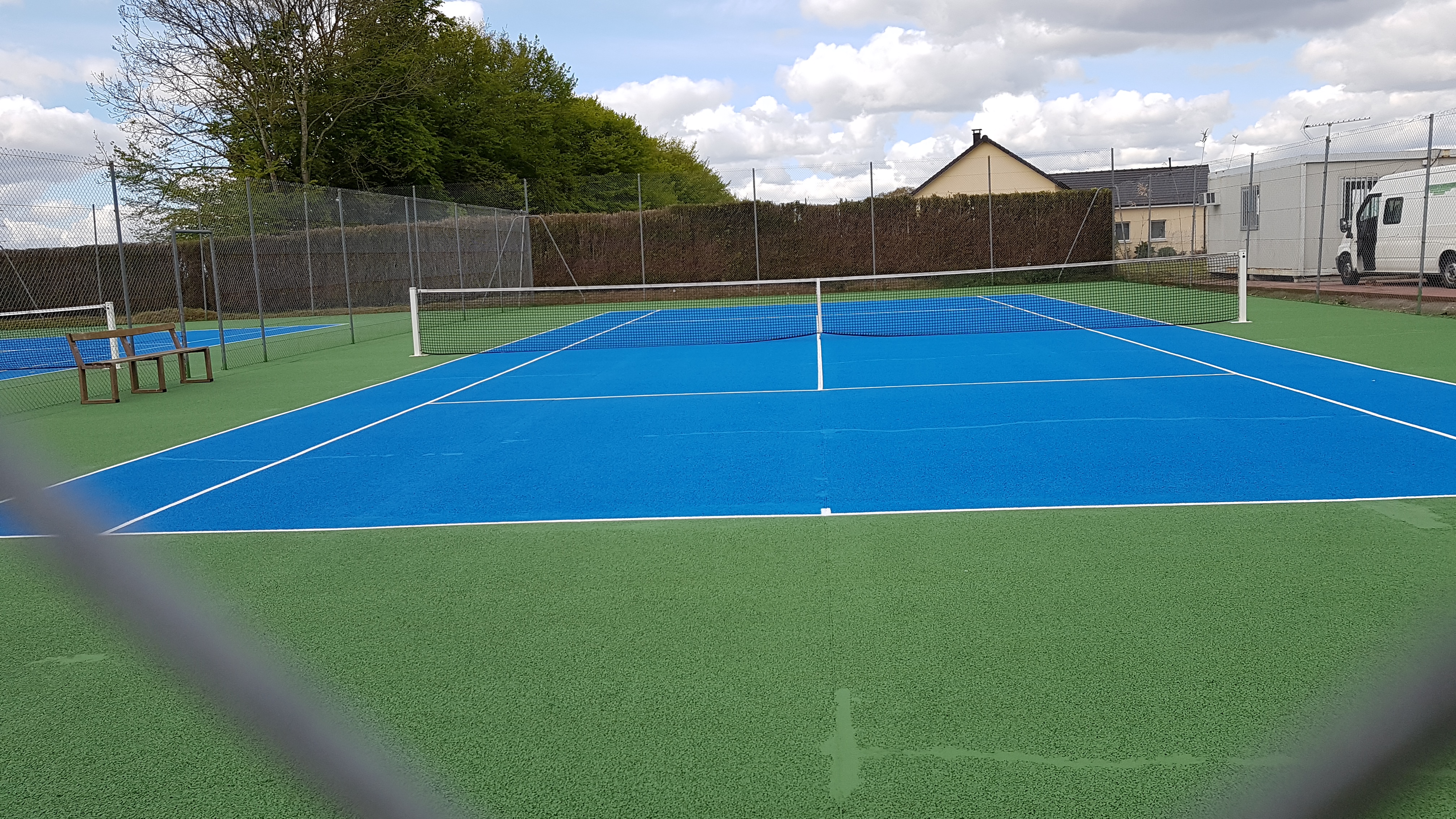 Régénération des courts de tennis en béton poreux